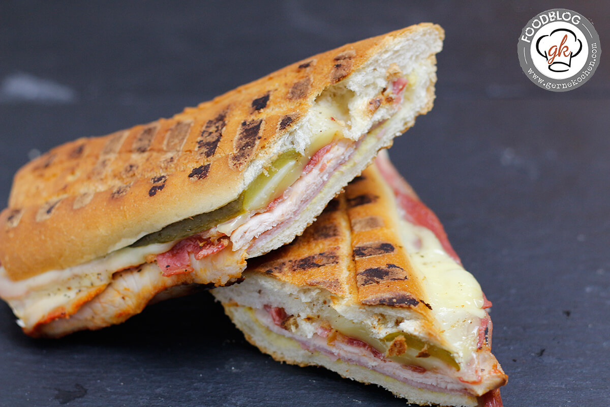 Sandwich Cuban Style – Bacon, Meat & Cheese