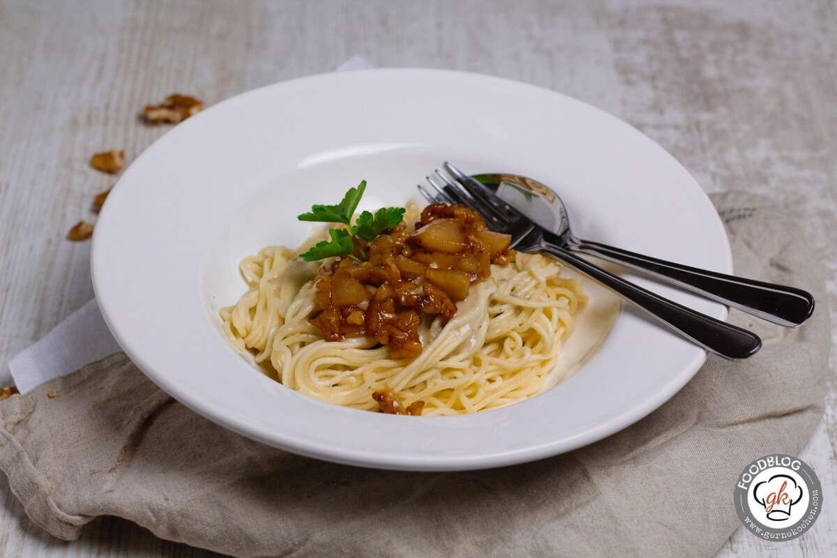 Pasta mit Gorgonzolasauce reloaded – Walnuss, Birne und Honig