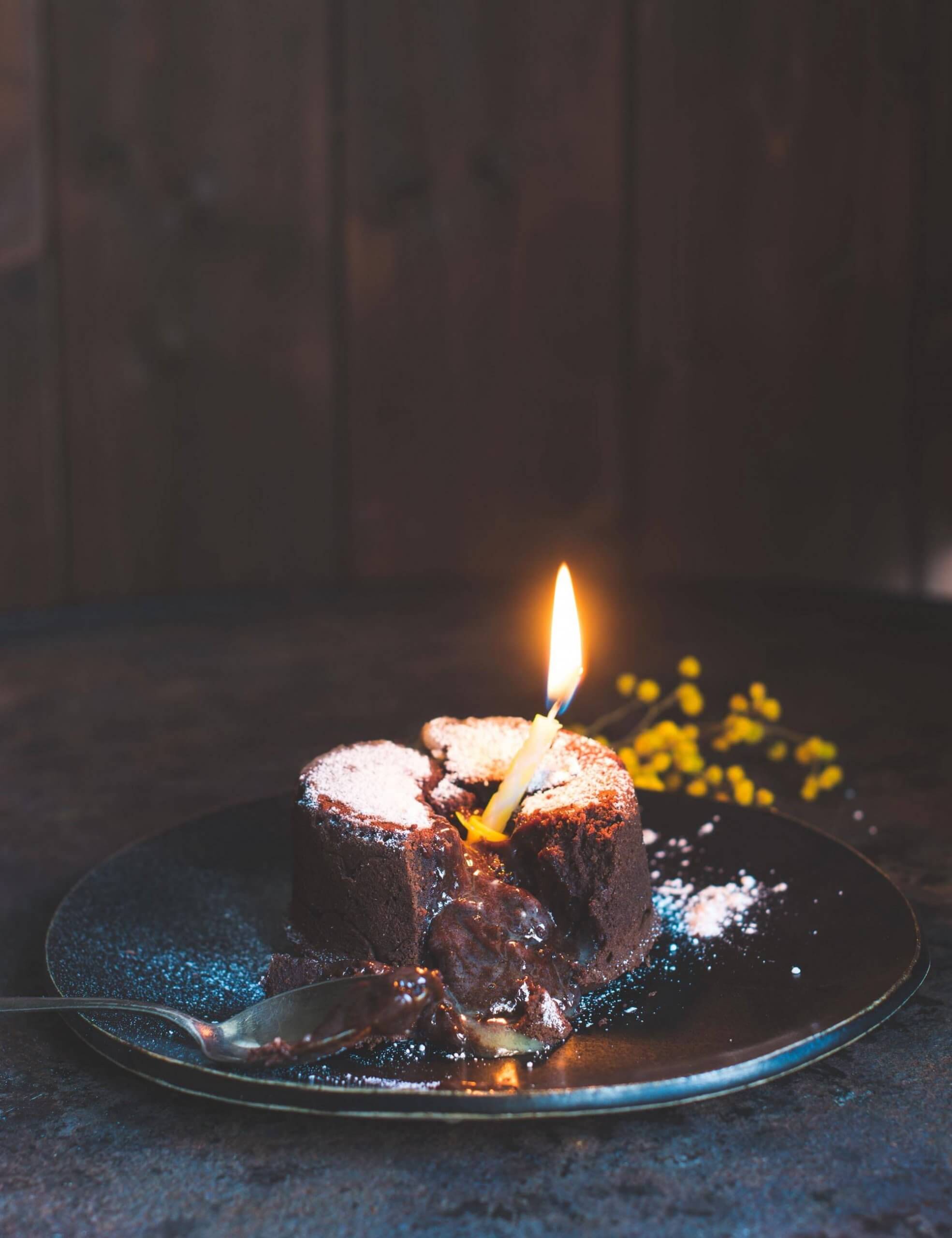 Wir feiern Geburtstag mit Gast Nr. 3: Simone von S-Küche und ihrem Molten Lava Cake – Trunkener Schokokuchen mit flüssigem Kern