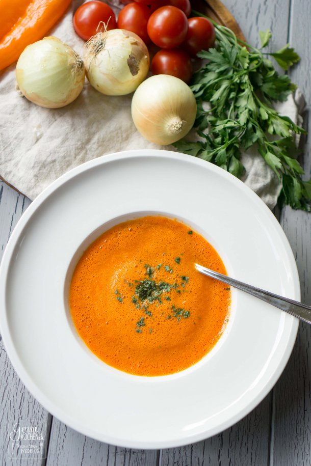 Rezept: Mediterrane Paprikasuppe im Topf oder Mixer