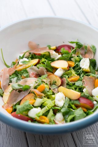 Salat mit Nektarinen