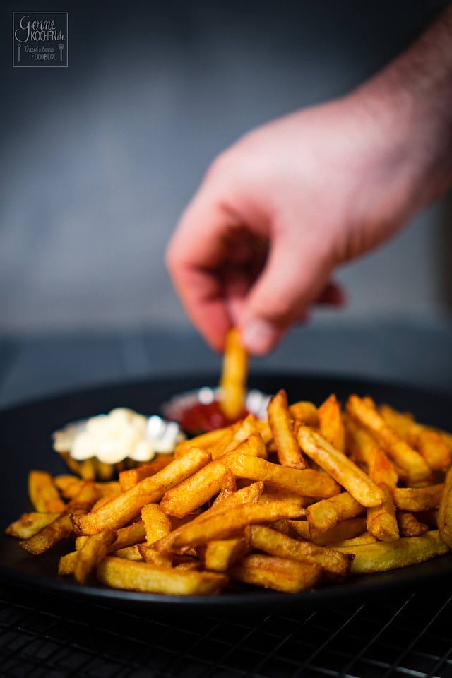 Rezept: Selbstgemachte Pommes - gernekochen.de