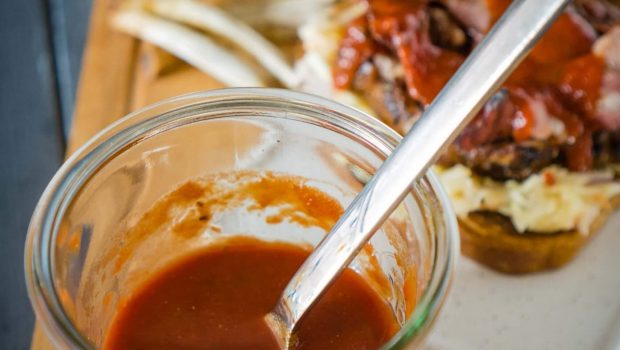 sriracha-bbq-sauce-1