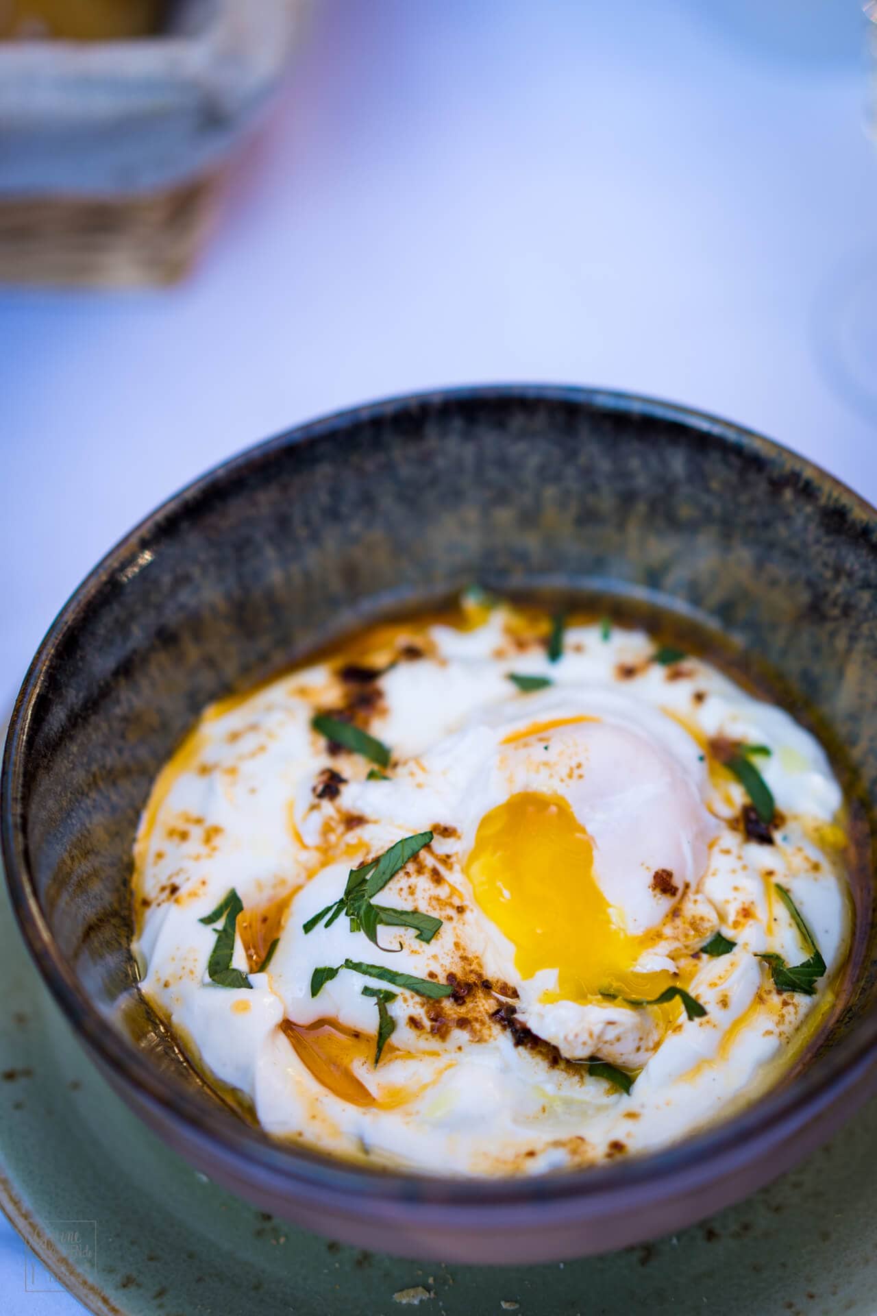 Rezept: Cilbir - Türkische Eier zum Frühstück - gernekochen.de