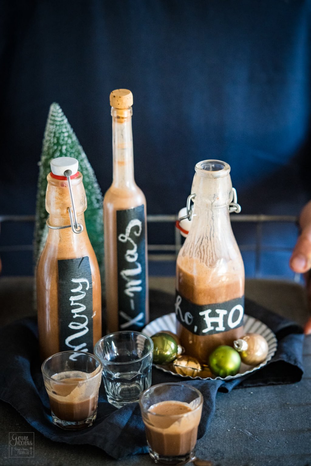 Nuss Nougat Likör mit & ohne Thermomix - Rezept Gernekochen Nuss Nougat Likör mit & ohne Thermomix - Rezept Gernekochen