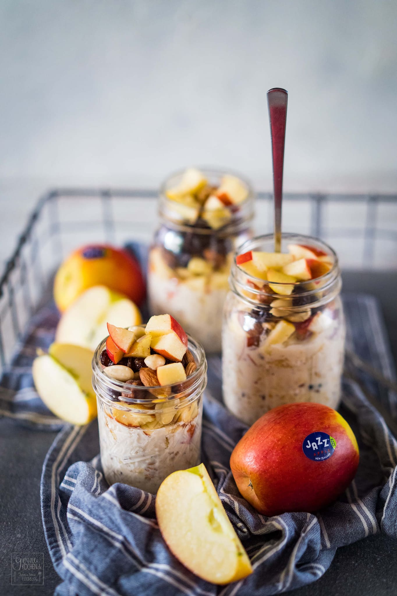 Overnight Oats mit Äpfeln und Studentenfutter - Unser Rezept