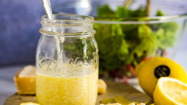 Zitronen-Parmesan-Dressing