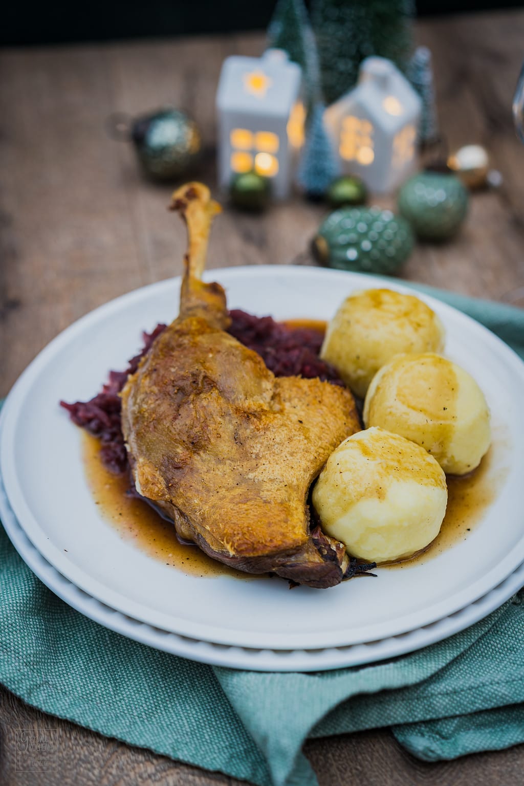 Knusprig zarte Gänsekeule - Rezept von Gernekochen.de