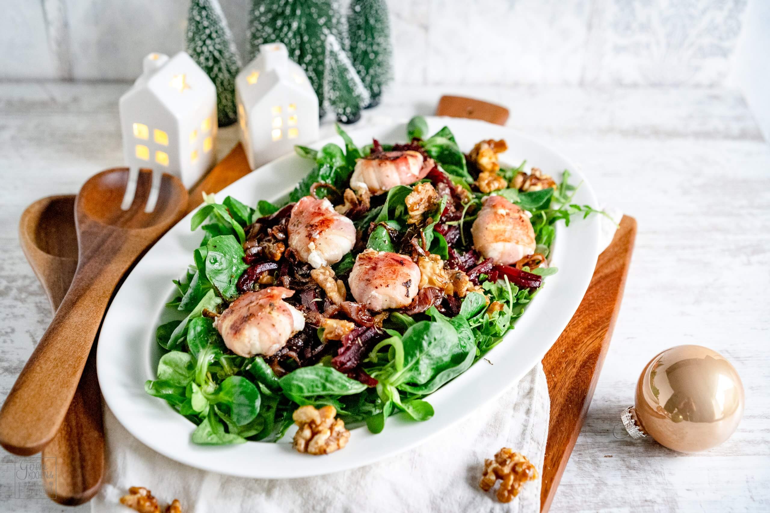 Wintersalat mit kandierten Walnüssen - Rezept von Gernekochen.de Wintersalat mit kandierten Walnüssen - Rezept von Gernekochen.de