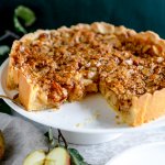 Apfelkuchen mit Bienenstichkruste