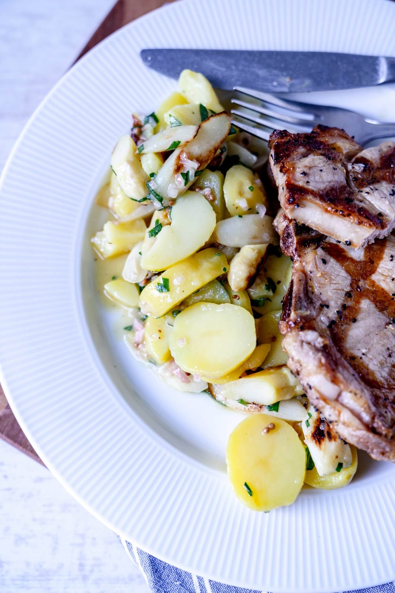 Kalbskoteletts mit Kartoffel-Spargel-Salat - Gernekochen.de