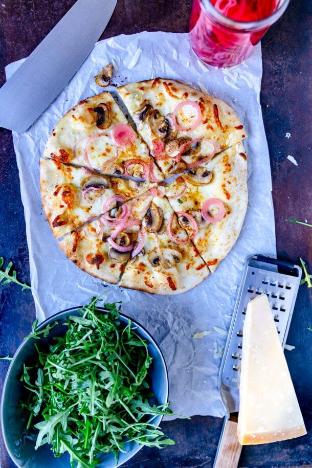 Pizza Bianco eingelegten Zwiebeln Rezept von Gernekochen.de