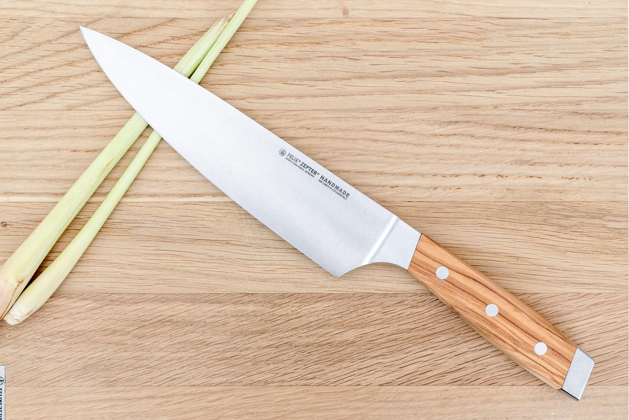 In der Küche benötigt man unbedingt ein scharfes Messer.