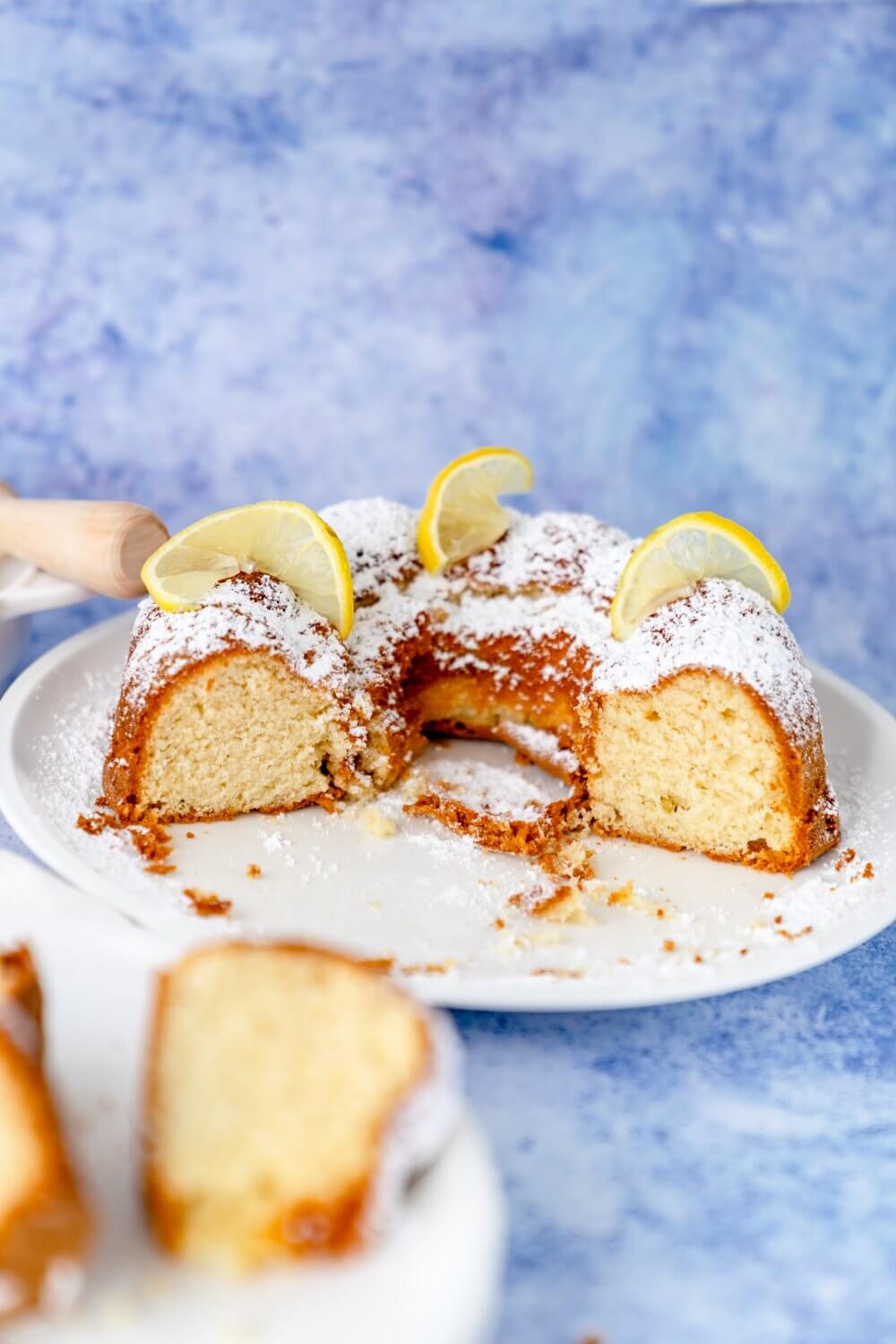 Zitronenrührkuchen: saftig und lecker - Gernekochen.de Zitronenrührkuchen: saftig und lecker - Gernekochen.de
