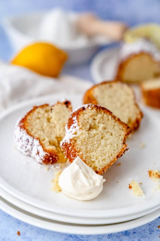 Zitronenrührkuchen: saftig und lecker - Gernekochen.de Zitronenrührkuchen: saftig und lecker - Gernekochen.de