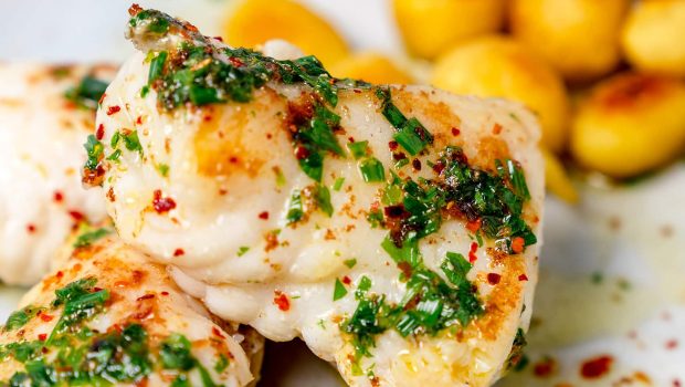 Seeteufel in Kräuterbutter