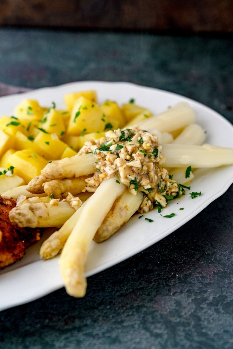 Spargelplatte mit Schnitzelchen - Rezept von Gernekochen.de