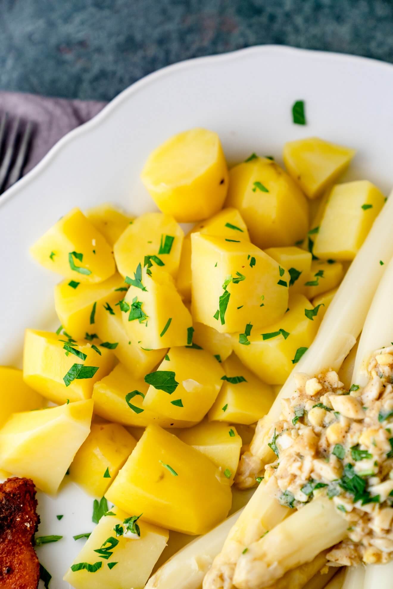 Spargelplatte mit Schnitzelchen - Rezept von Gernekochen.de