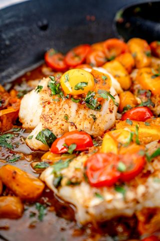 Kabeljau in Tomaten-Basilikum-Sauce: Pesce all acqua Pazza