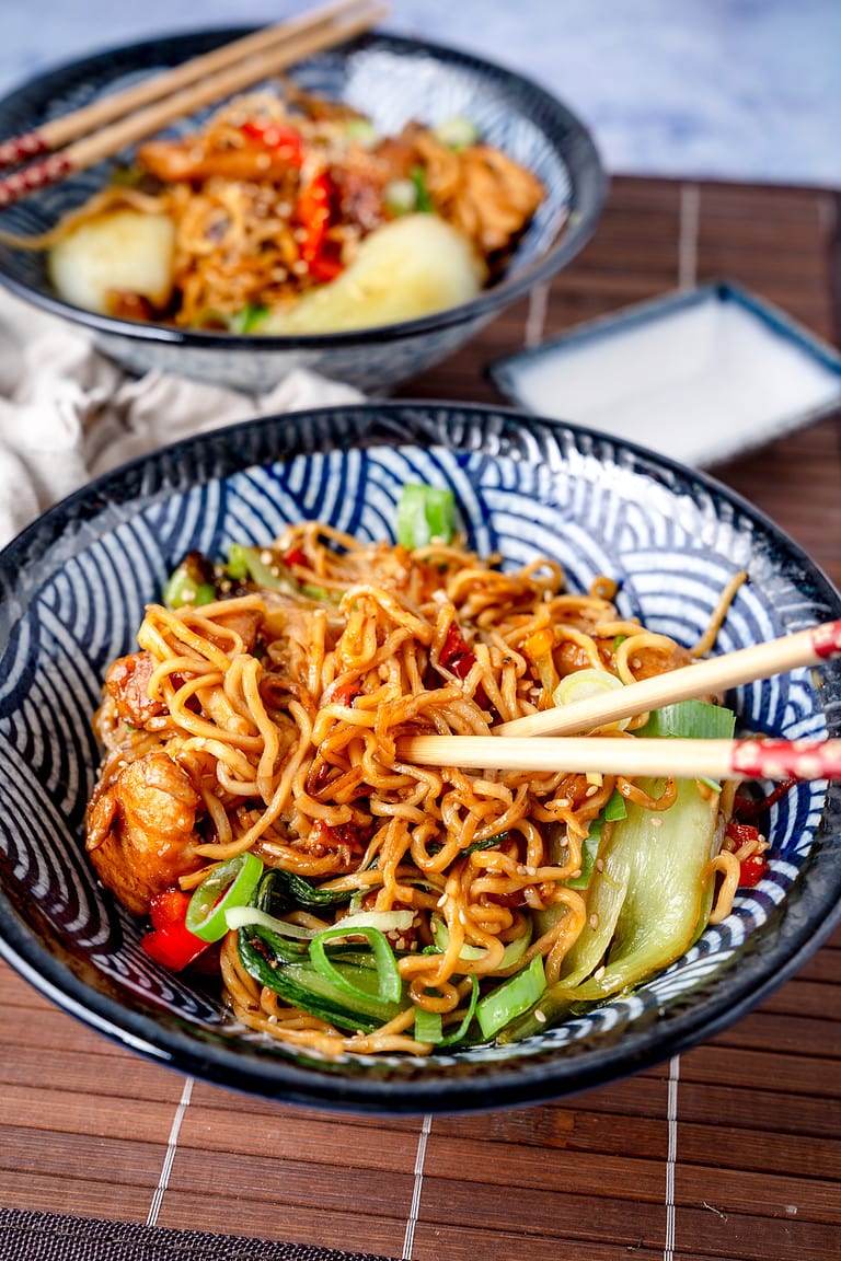 Wie Viel Kalorien Haben Gebratene Nudeln Gebratene Nudeln mit Hähnchen - Rezept vom Asia Imbiss