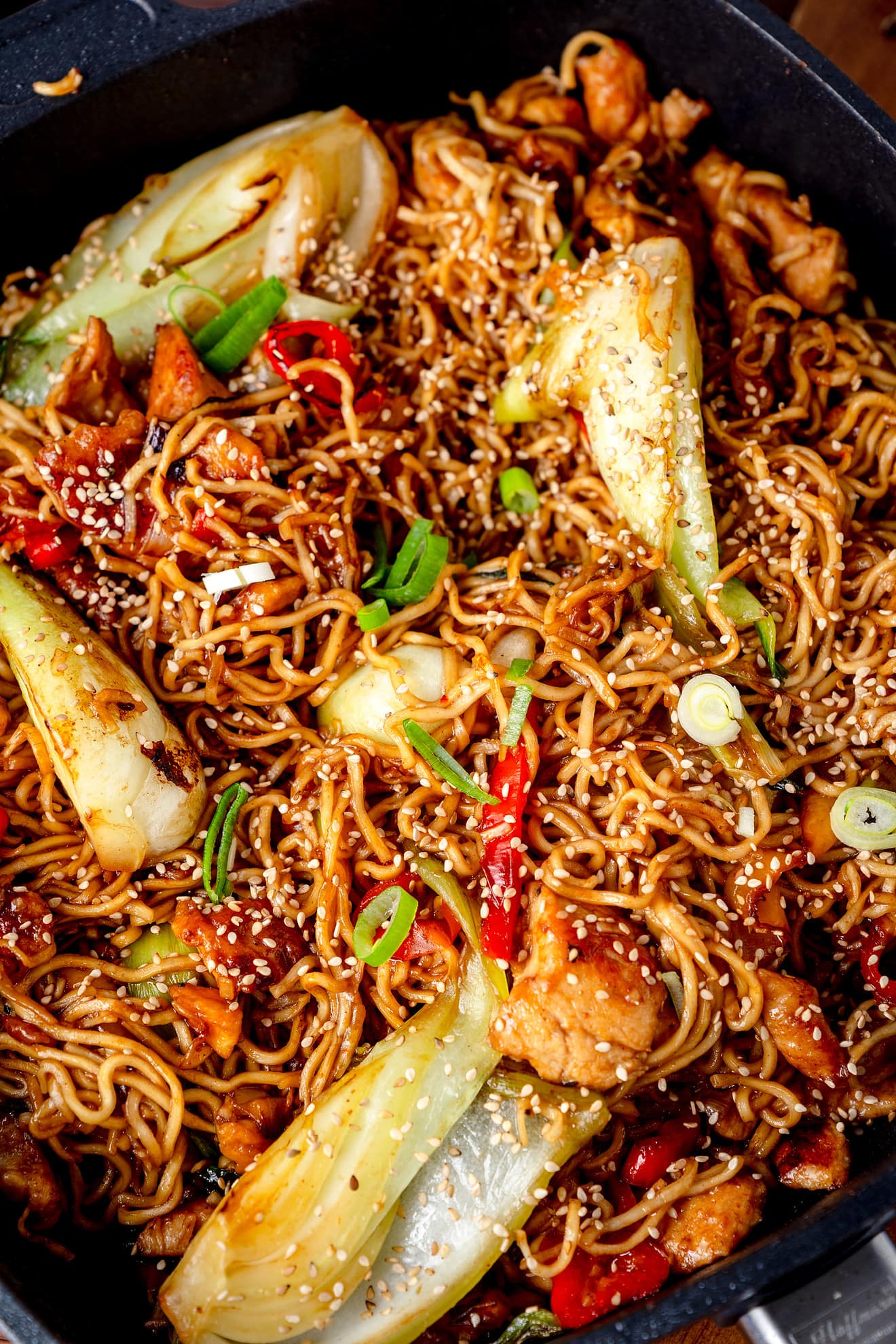 Gebratene Nudeln mit Hähnchen - Rezept vom Asia Imbiss Gebratene Nudeln mit Hähnchen - Rezept vom Asia Imbiss