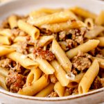 Pasta mit Steinpilzen und Hackfleisch