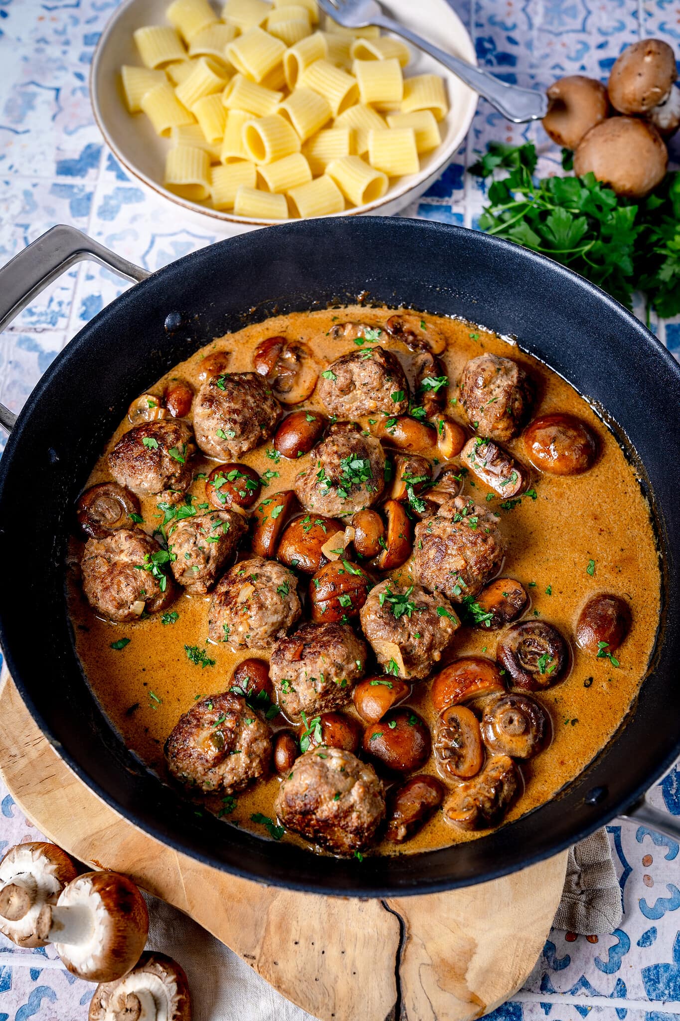 Hackbällchen nach Jäger Art - Rezept von Gernekochen.de