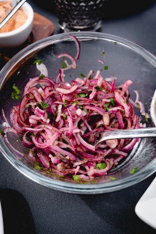 türkischer Zwiebelsalat