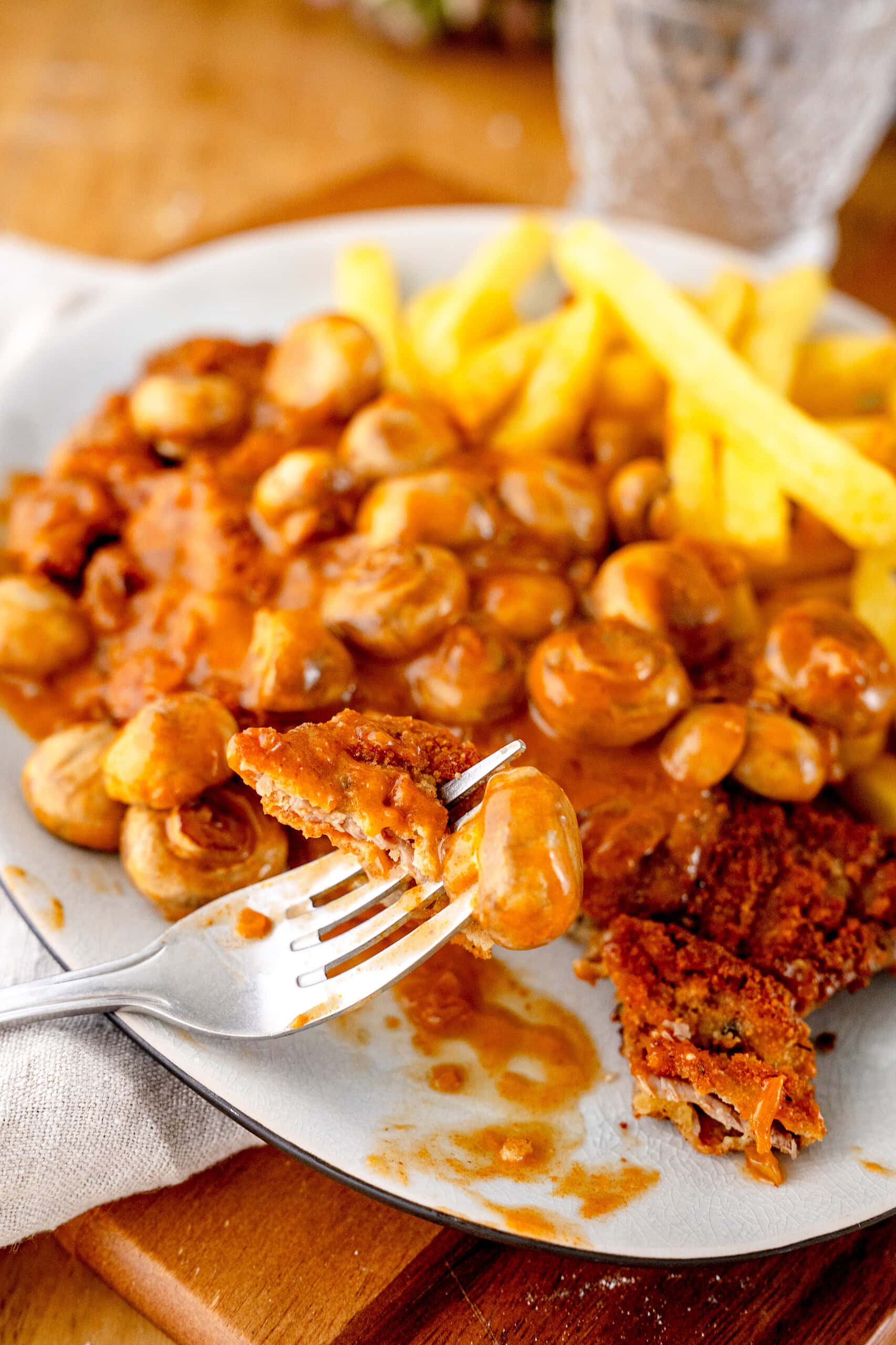 Jägersauce für Jägerschnitzel - Rezept von Gernekochen.de Jägersauce für Jägerschnitzel - Rezept von Gernekochen.de