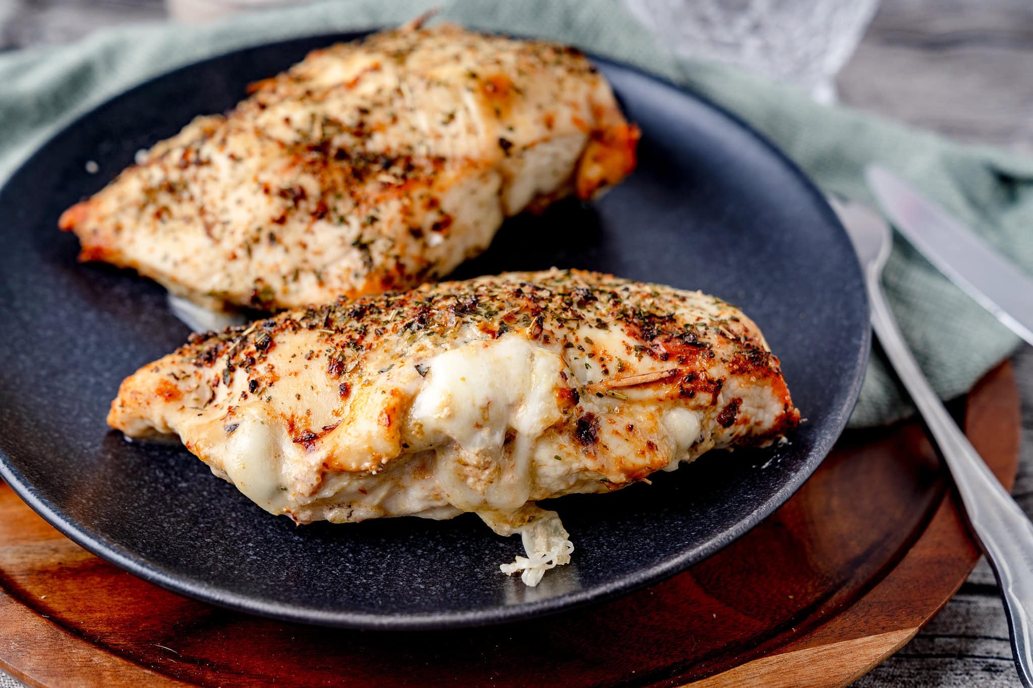 Gefüllte Hähnchenbrust - Rezept von Gernekochen.de Gefüllte Hähnchenbrust - Rezept von Gernekochen.de