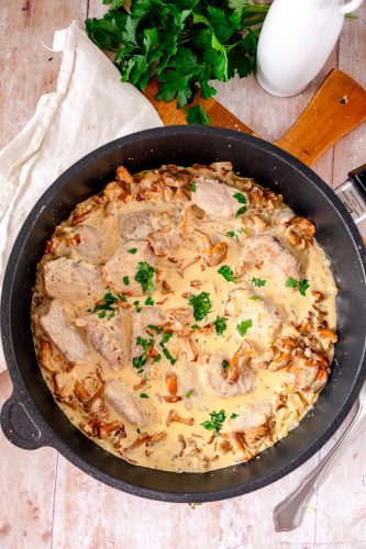 Schweinefilet mit Pfifferlingen in cremiger Rahmsoße