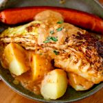Gebratener Spitzkohl mit Parmesansauce