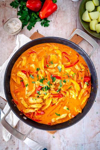 Paprika-Rahm-Geschnetzeltes mit Hähnchen – selbst gemacht ohne Fix