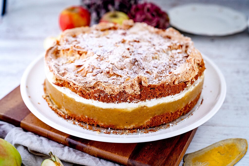 Apfel-Baiser-Torte