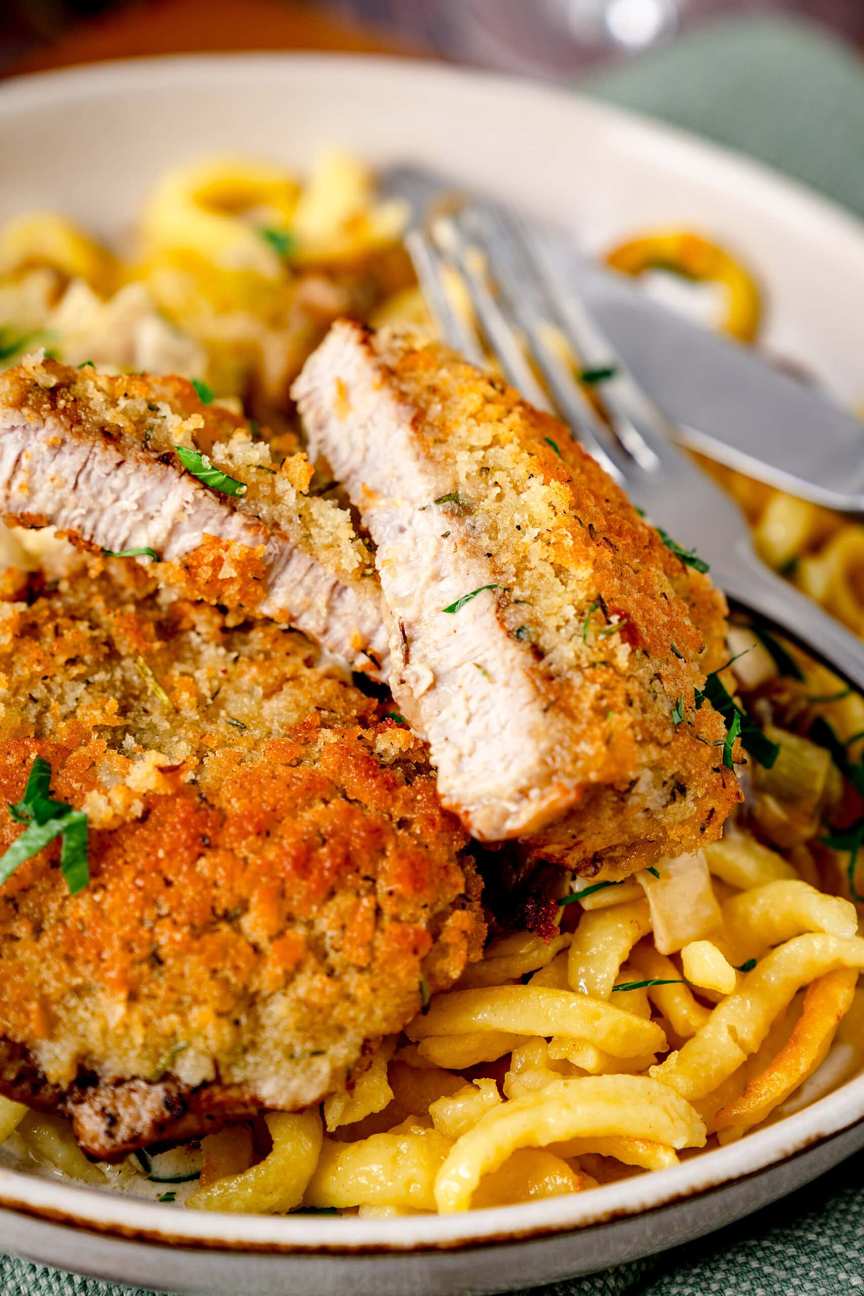 Kalbsmedaillons mit Kräuterkruste