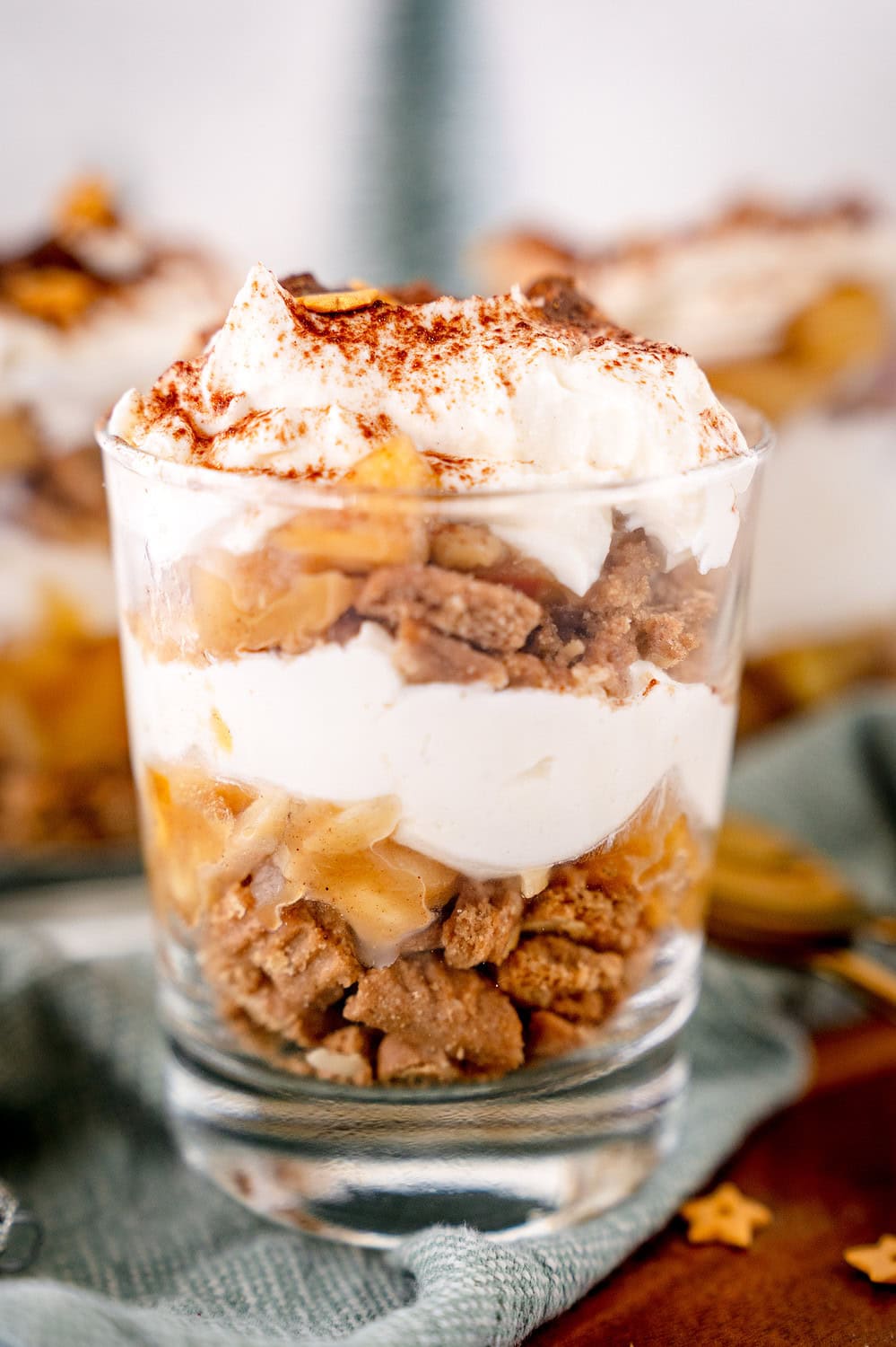 Geschichtetes Bratapfel Tiramisu