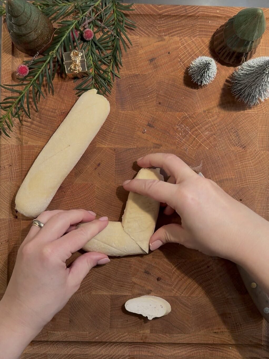 Schneideanleitung Laugengebäck Nikolausstiefel