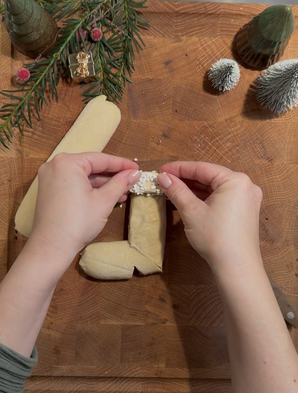 Schneideanleitung Laugengebäck Nikolausstiefel
