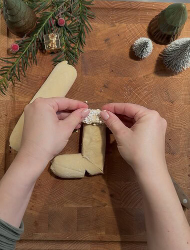 Schneideanleitung Laugengebäck Nikolausstiefel