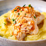 Knuspriger Schellfisch aus der Heißluftfritteuse auf Kartoffelpüree