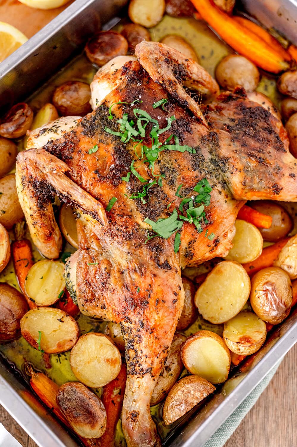 Ofenhähnchen vom Blech mit Bärlauchbutter