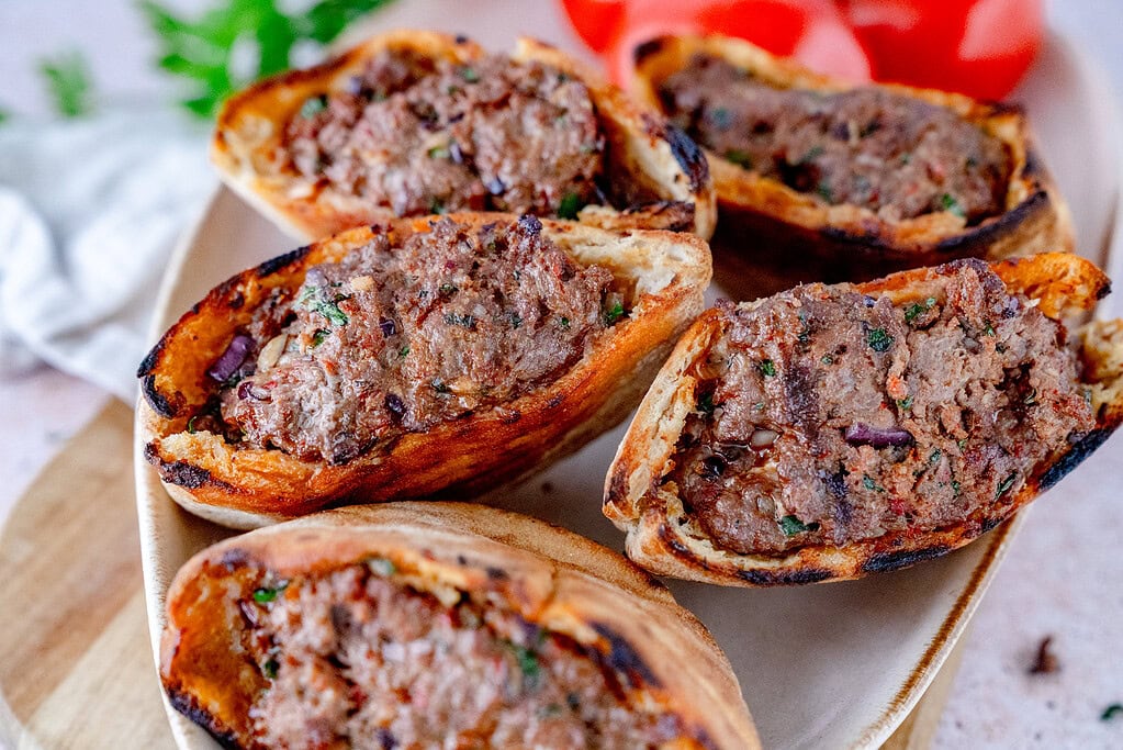 5 delicious stuffed arayes, fresh from the grill.