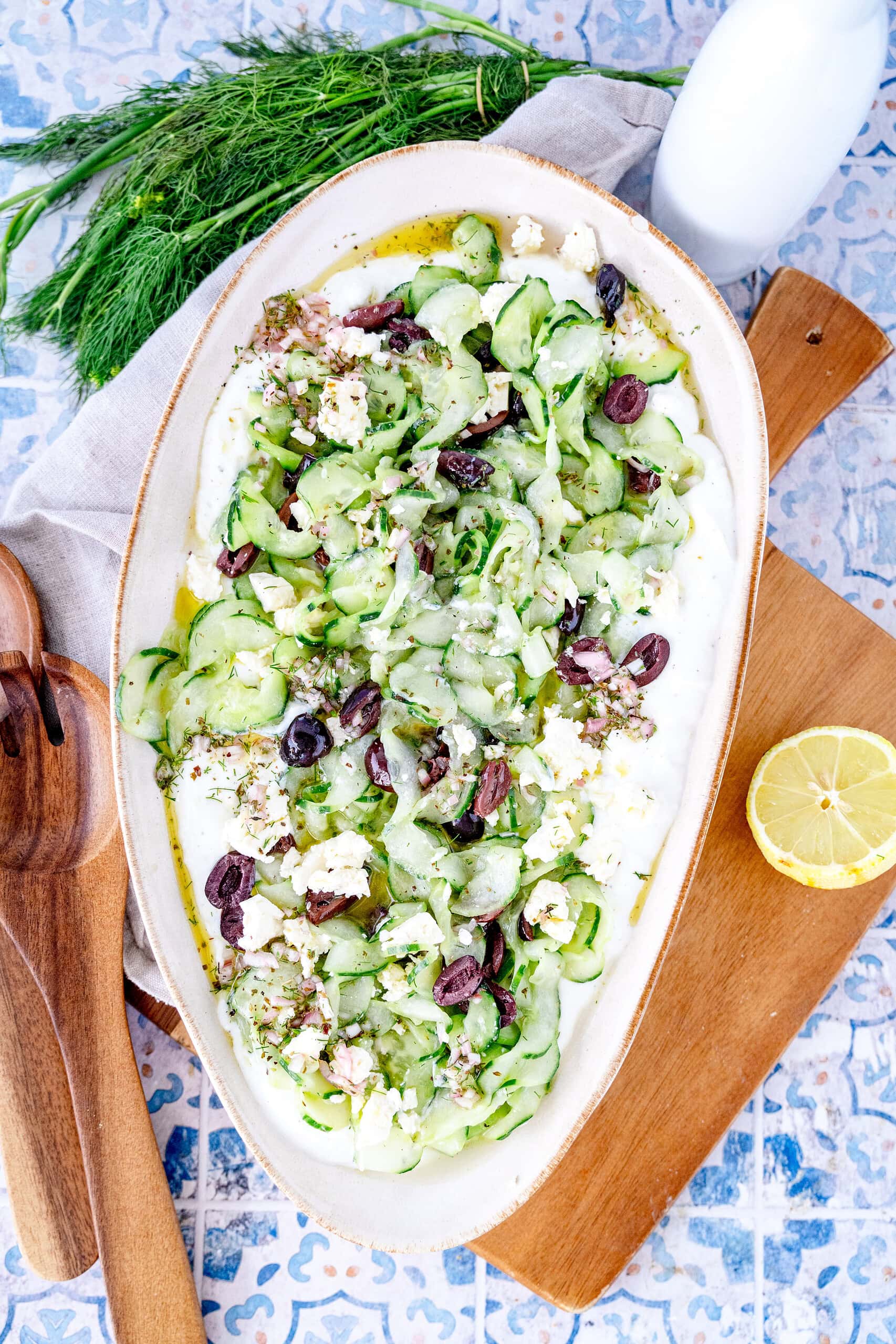 Griechischer Gurkensalat mit Feta