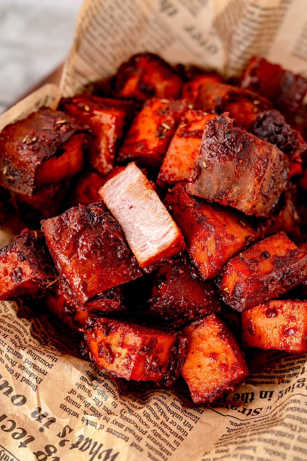 Rauchig leckerer Fleischkäse Burnt Ends mit Biss