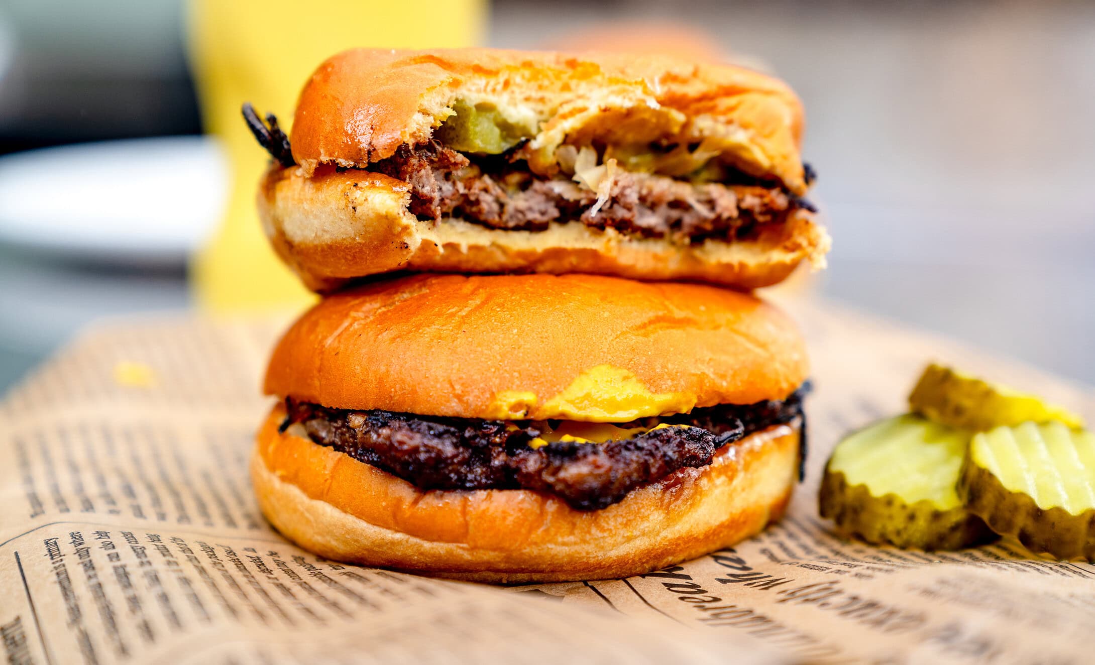 Oklahoma Fried Onion Burger im Anbiss