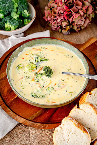 Brokkoli-Cheddar-Suppe
